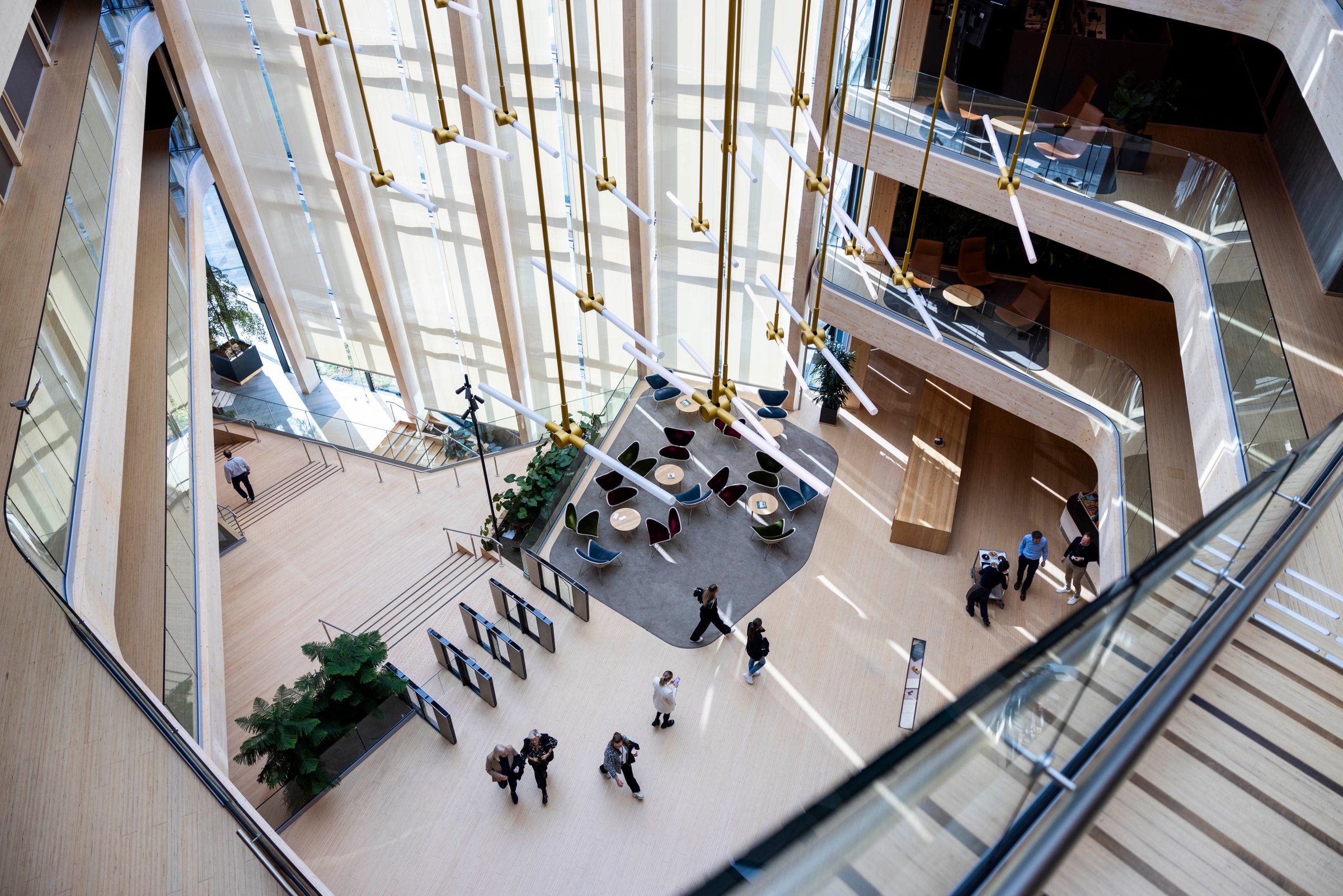 Når embetsverket vurderer seg selv