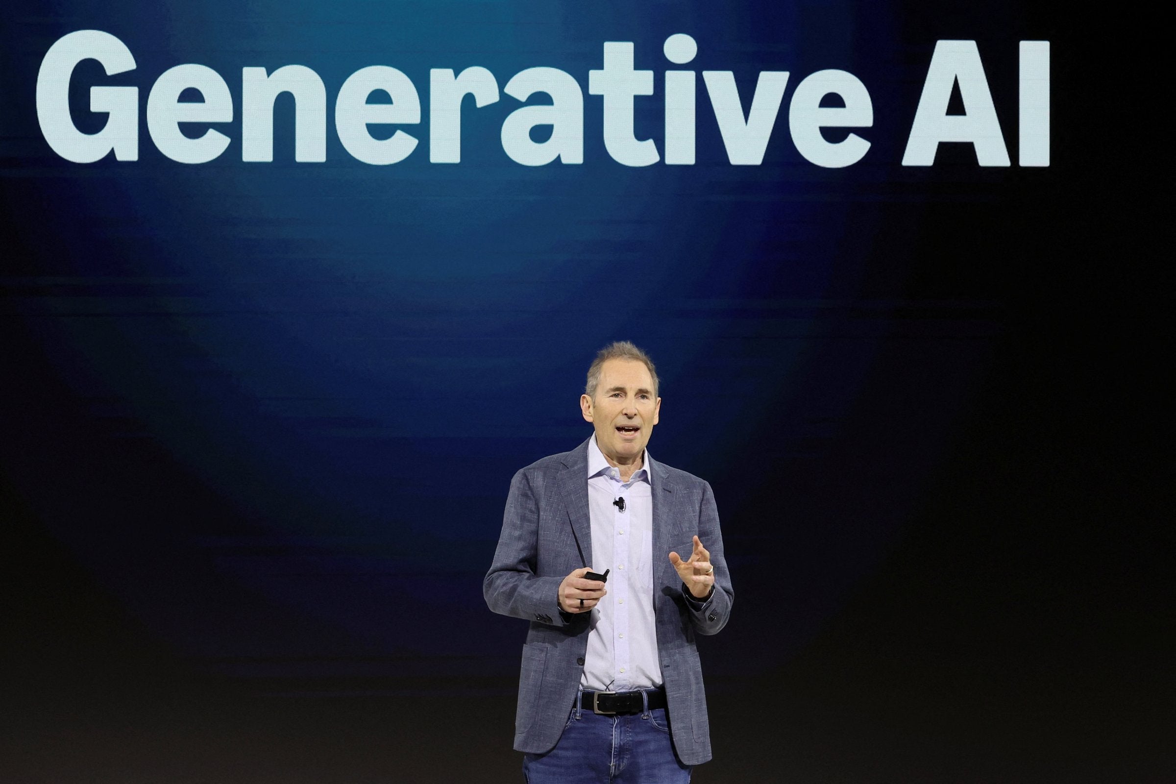 Amazon legger frem tall midt i tek-raset på Nasdaq – kursen får hard medfart