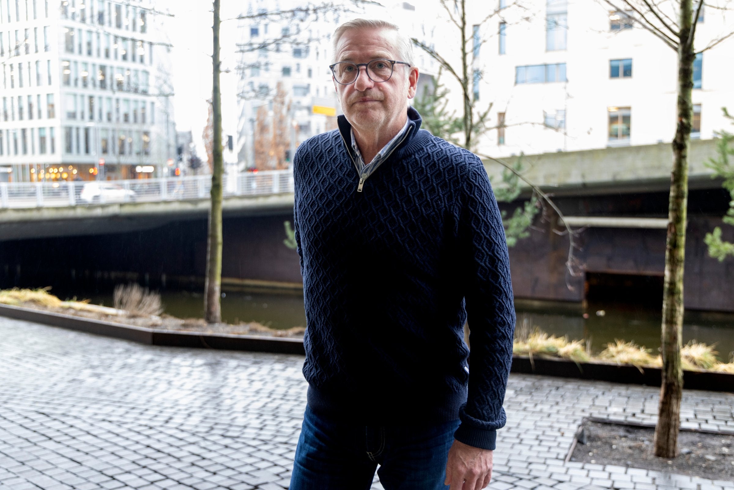 Omplassert toppsjef saksøker Forsvarsdepartementet