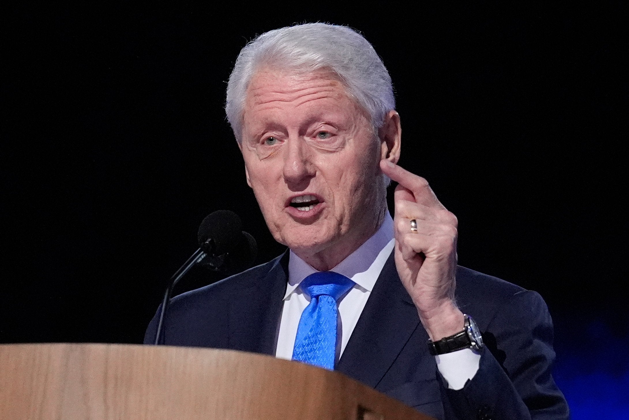 Bill Clinton på plass i Epstein-høring: – Jeg gjorde ikke noe galt
