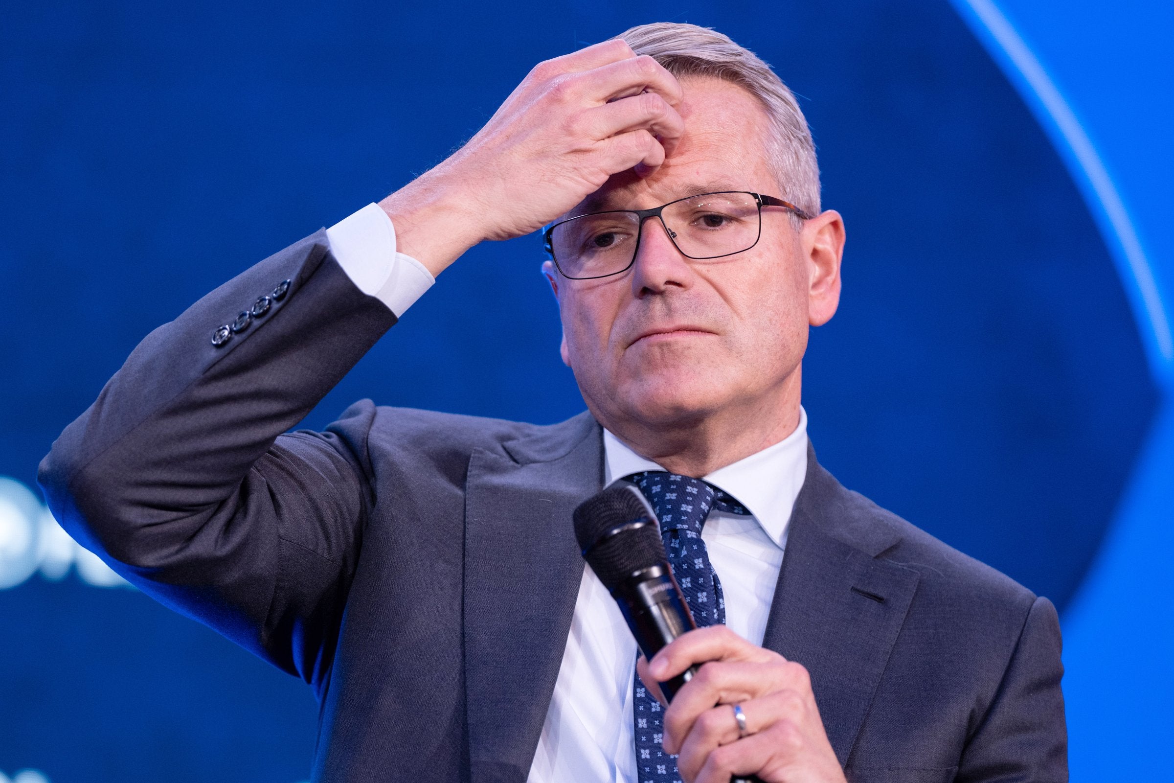 Maersk to axe 1,000 corporate jobs as it posts a loss