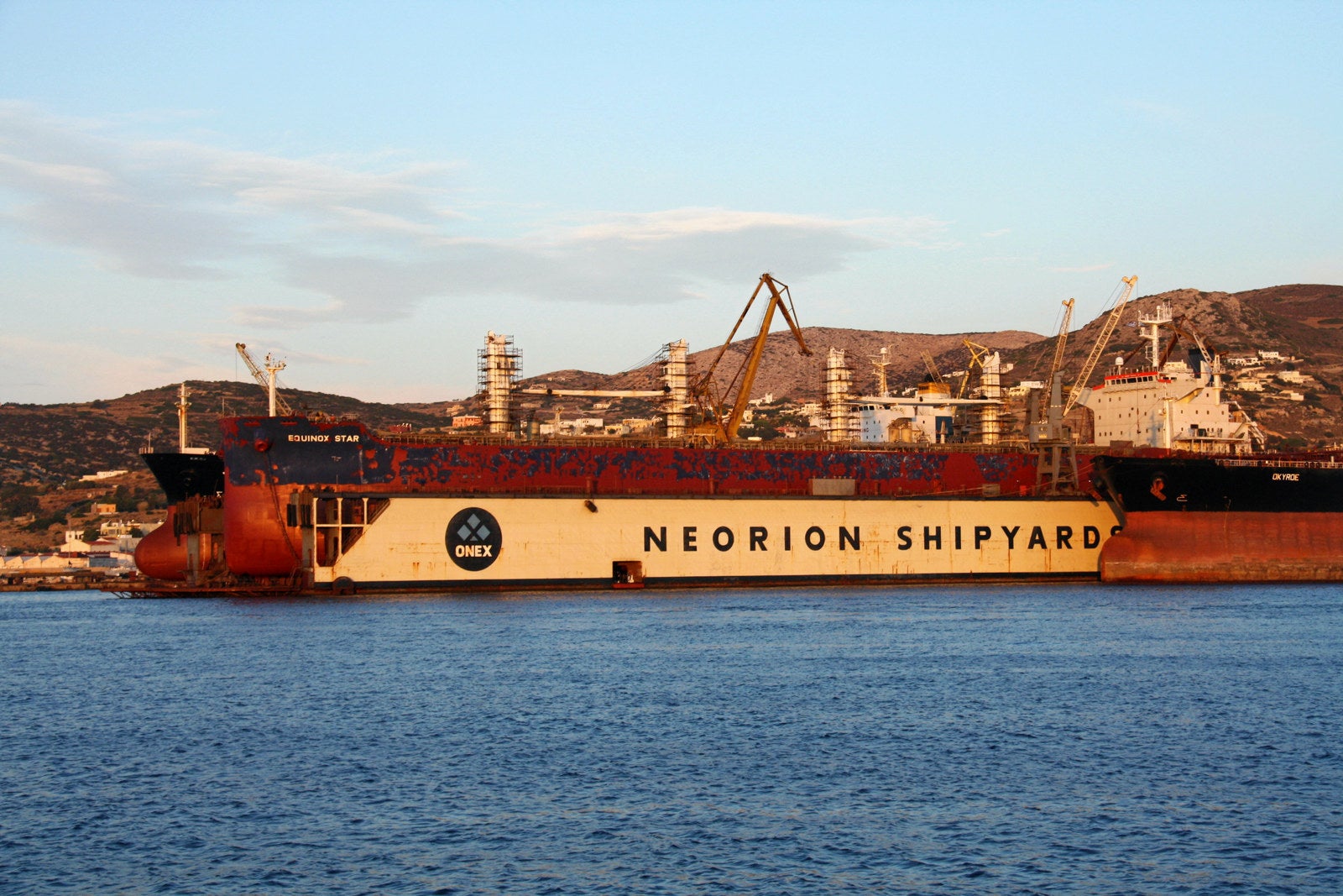 Filipino seafarer falls to his death on Equinox bulker in Greece
