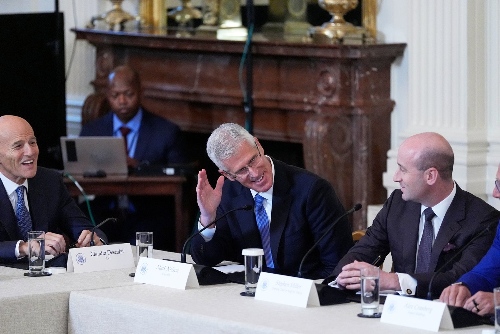 Trump: Oil companies to spend $100 billion on ‘jewel’ Venezuela