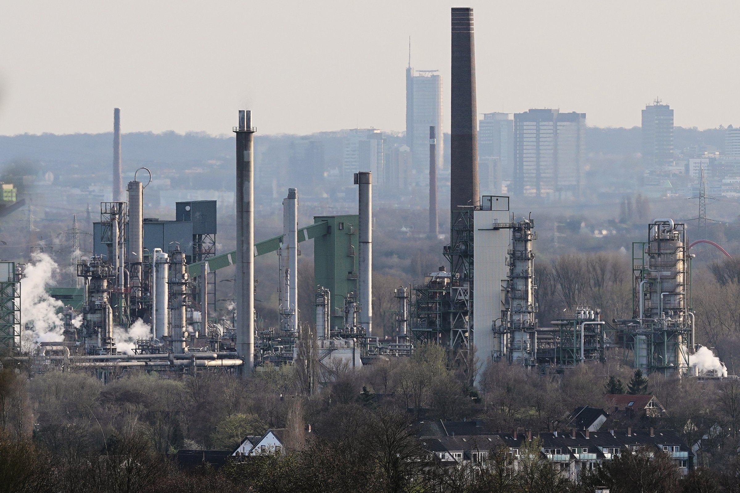BP completes sale of German refinery