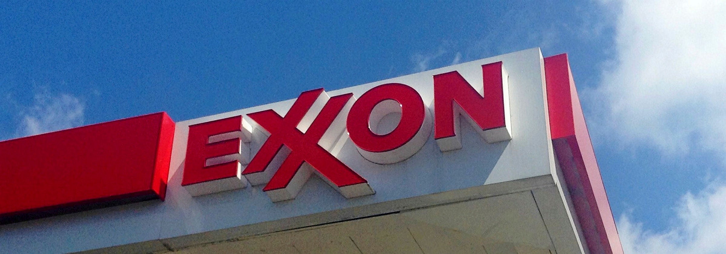 ExxonMobil makes formal approach to shipyards for eight-unit LNG ...