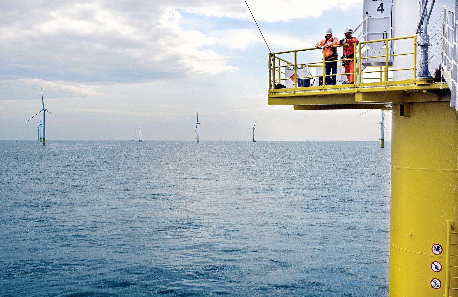 BP flags huge green hydrogen plan as it joins the chase for Dutch ...