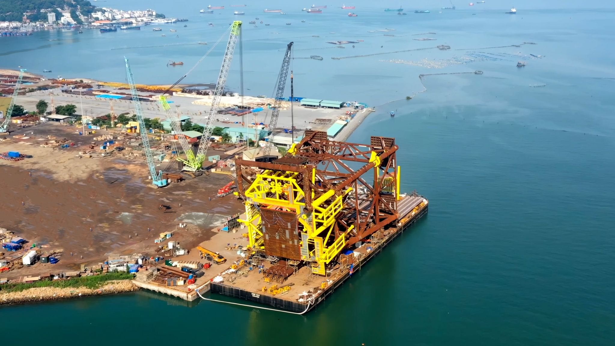 Contractor loads out key offshore structure for Asian project | Upstream