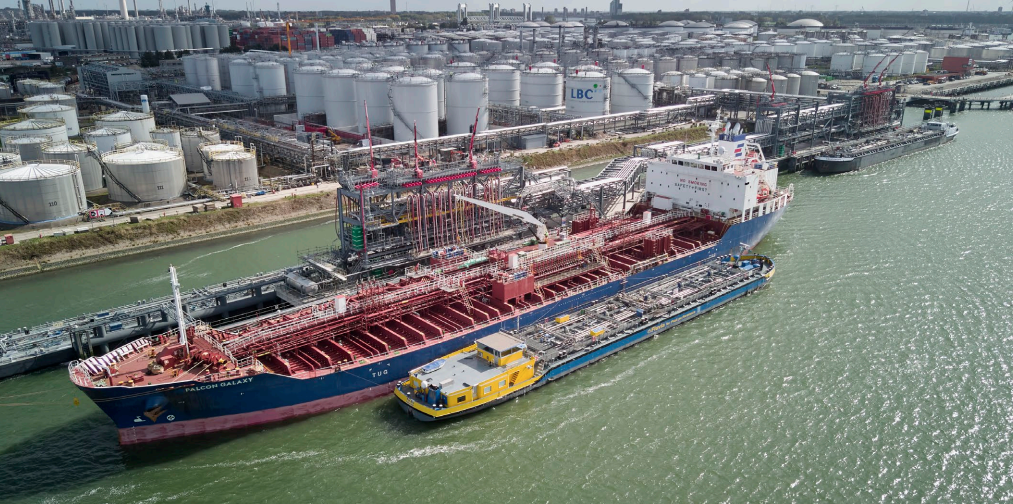 Japan’s MOL banks $1.6bn to fund takeover of tank terminals business ...