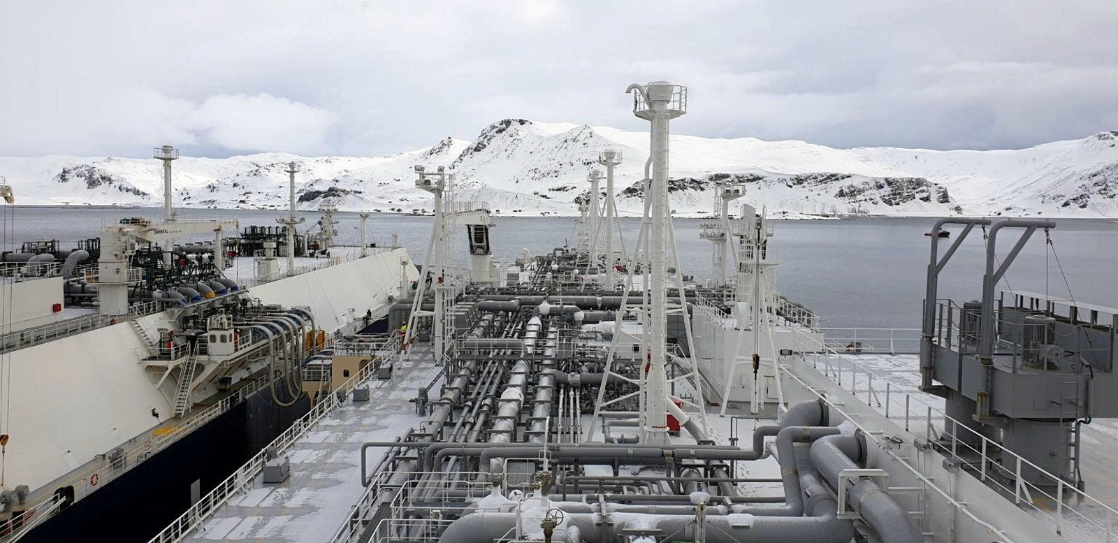 Russia fires up LNG transshipment action off Kildin Island as winter ...