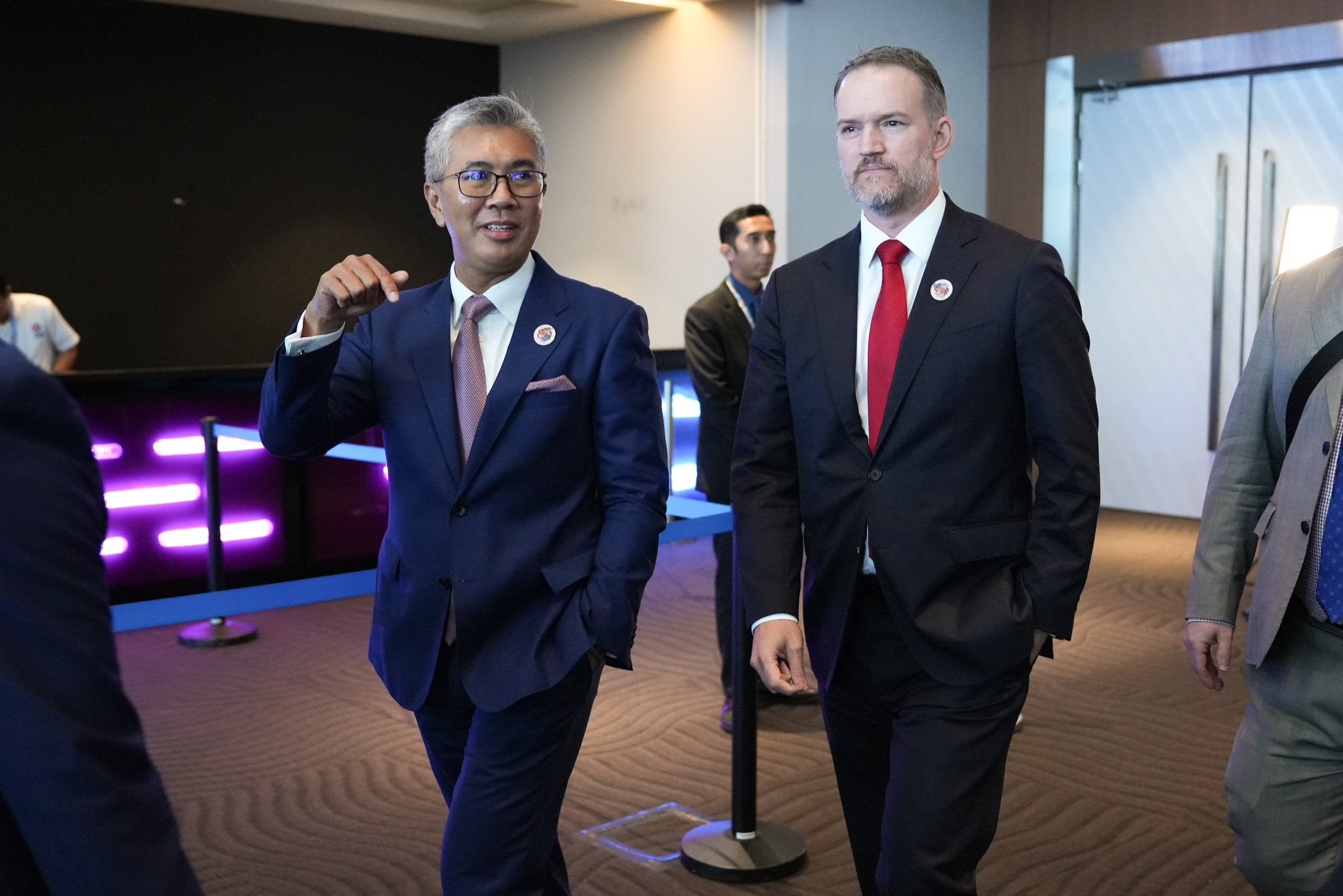 Trump’s trade chief triples port fee for car carriers