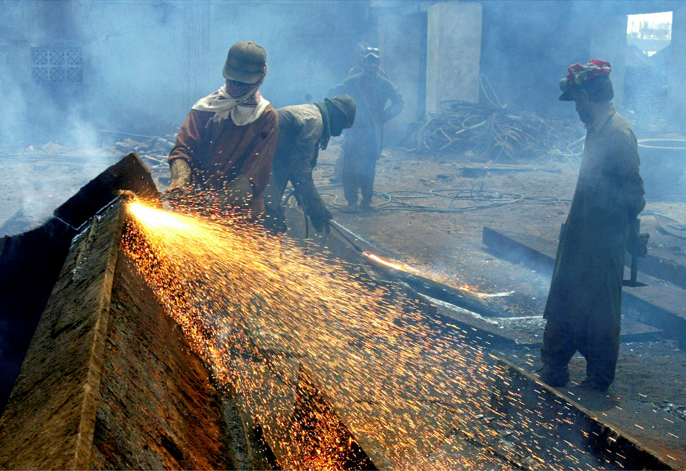 Pakistan re-emerges into scrap arena with suezmax deal