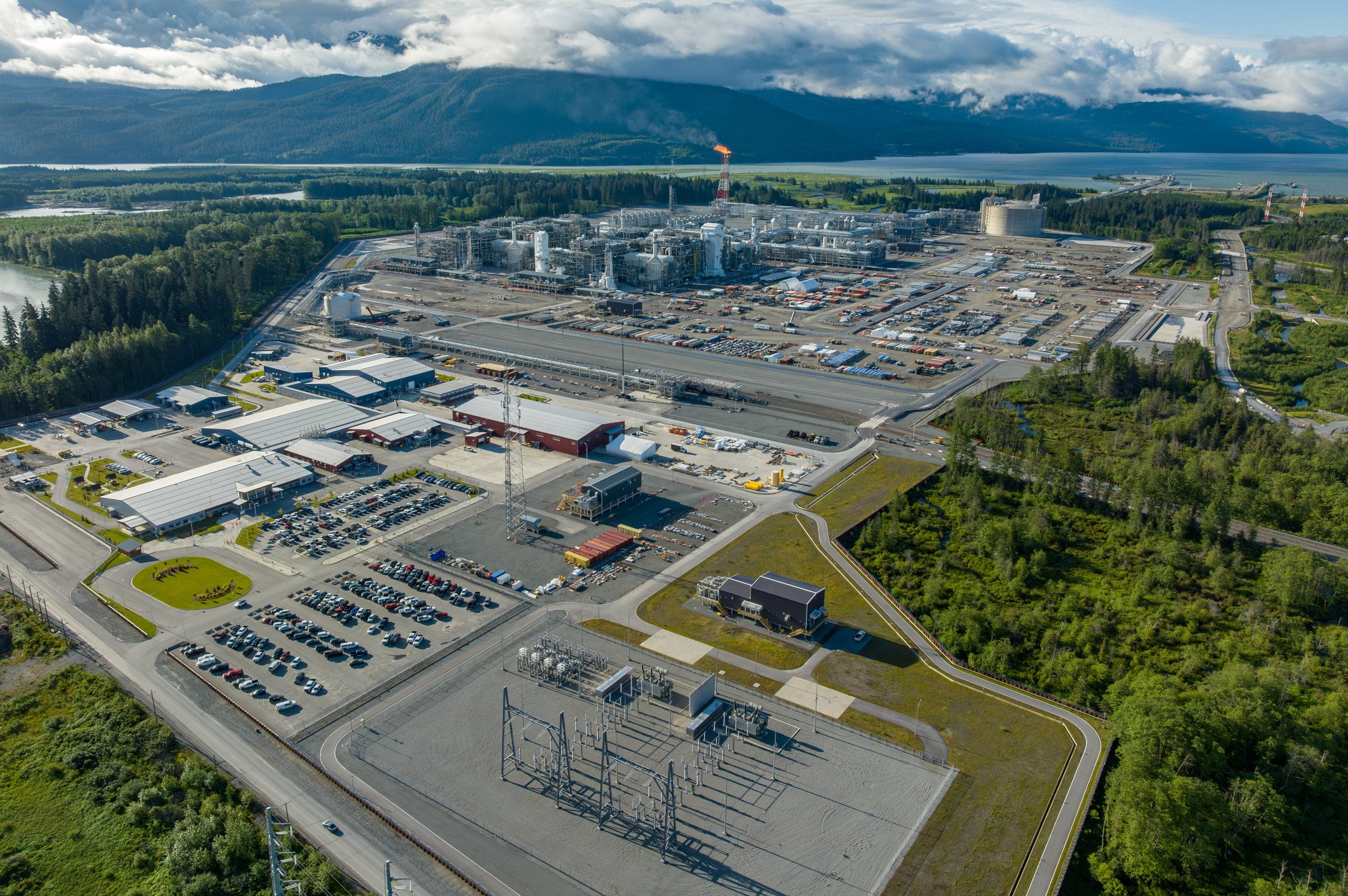 Yards vie for key contract as Shell-led LNG Canada project nears FID