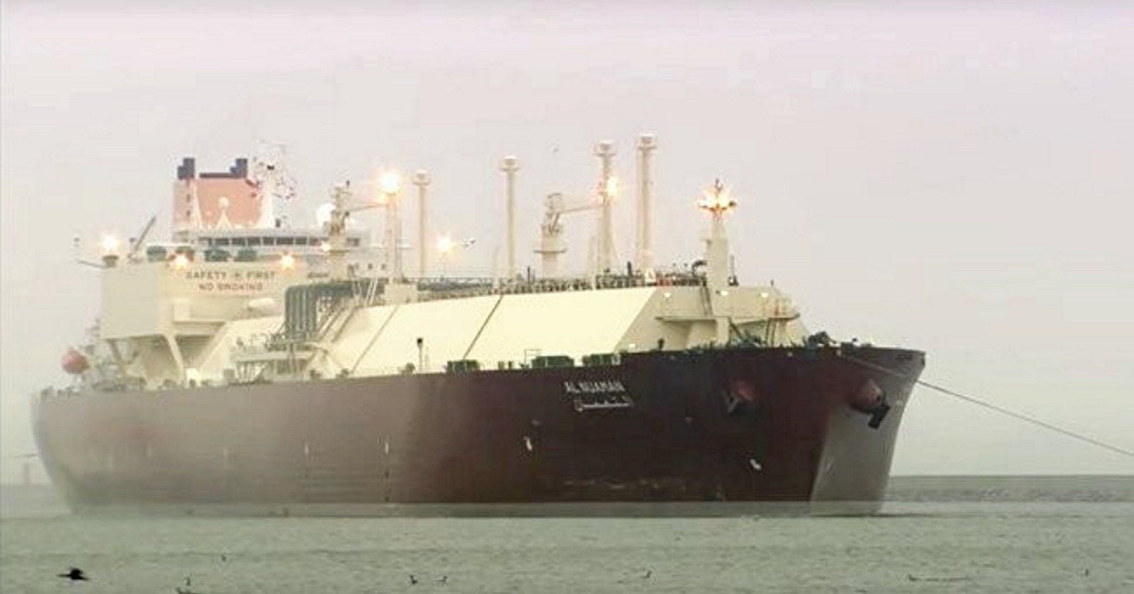 Qatari LNG carriers desert Red Sea danger zone as brokers flag ...