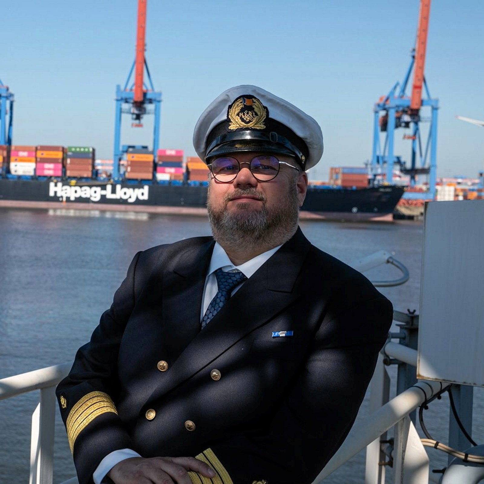 Hapag-Lloyd eyes ‘challenging’ 2045 carbon target as its first LNG ...