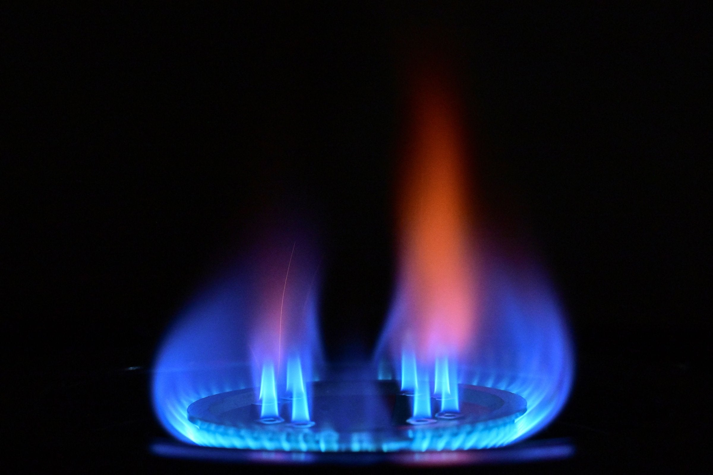 European gas price surges to fresh high as supply concerns deepen over ...