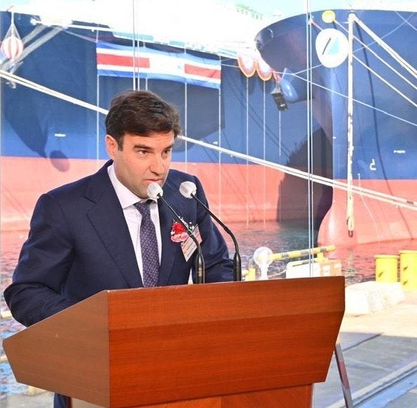 Andreas Martinos ups container ship bet to almost $1bn with Hengli order