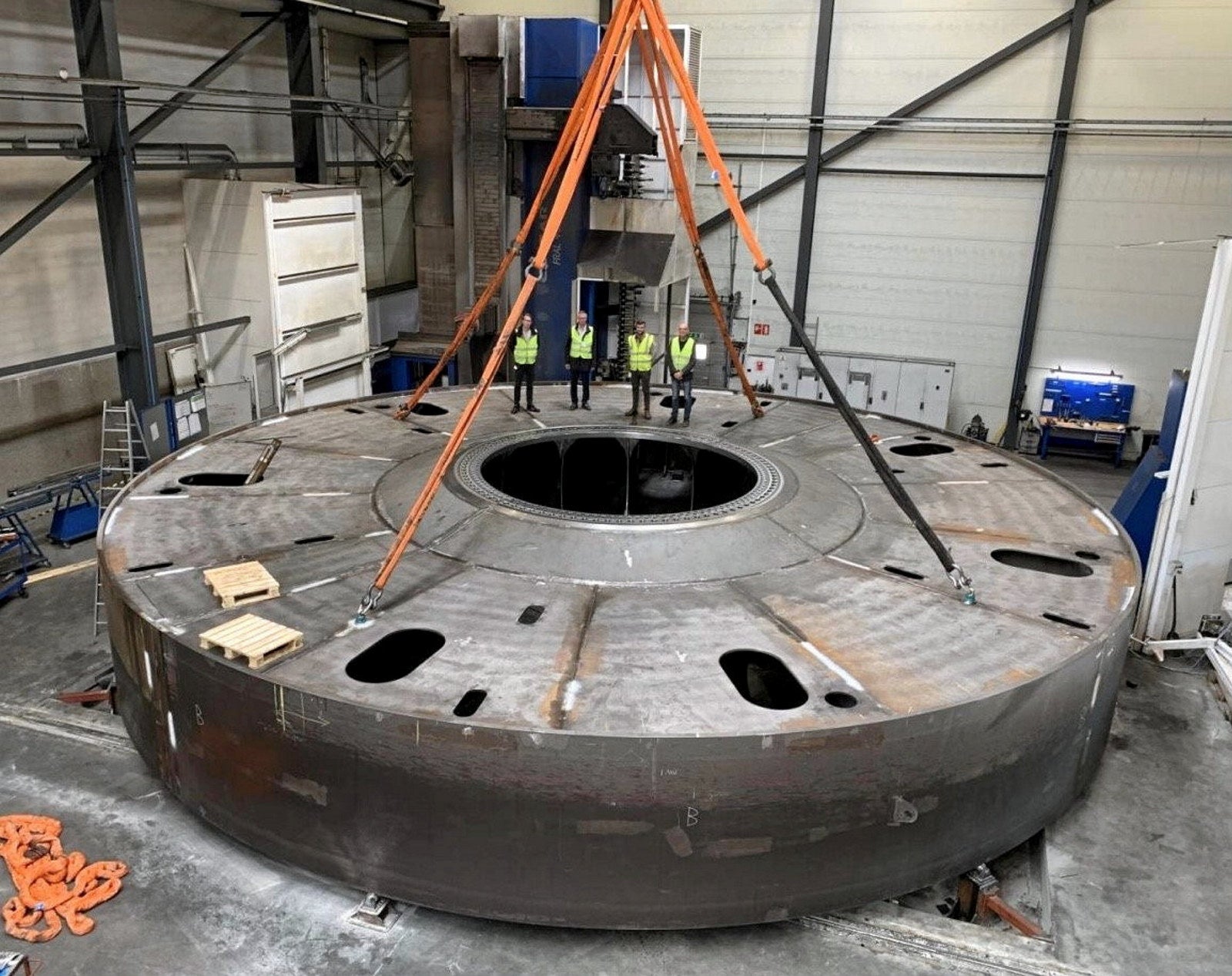 Generator in as world's largest drive-train test rig readies for 2021 ...