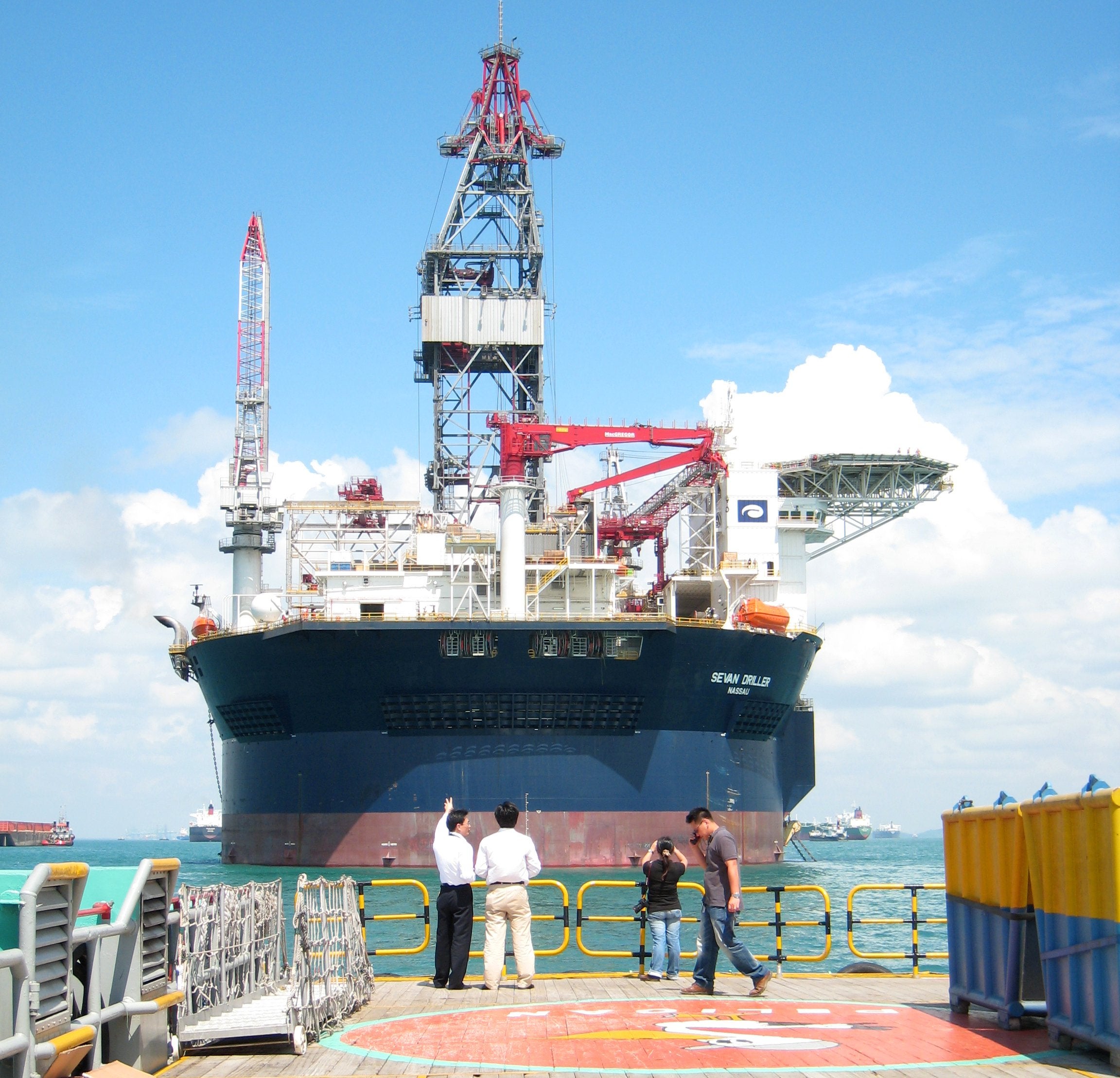 New Fortress scraps two drillships it bought to convert to floating LNG units