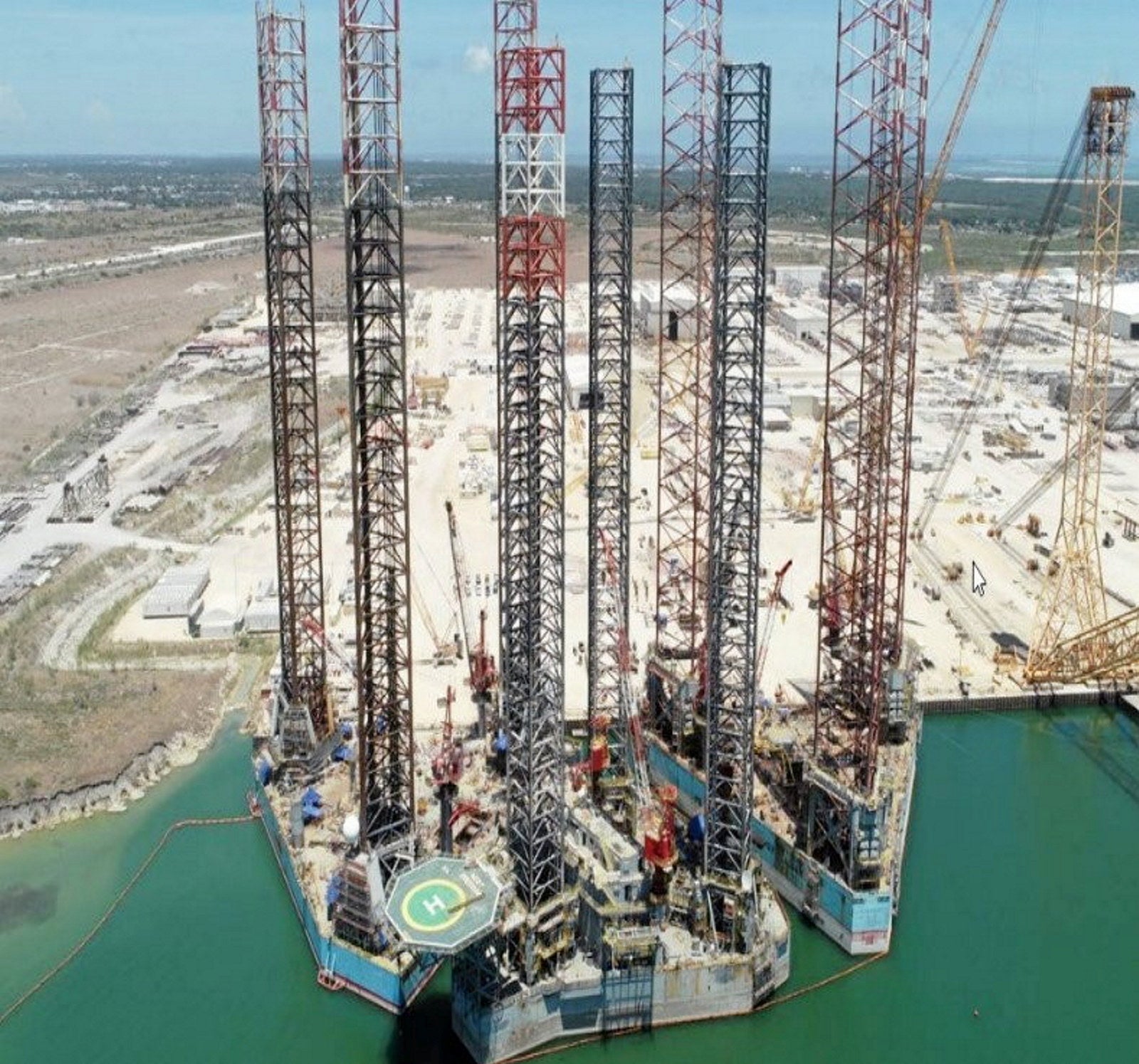 New Fortress Energy plans to start up first FLNG unit by mid-2023