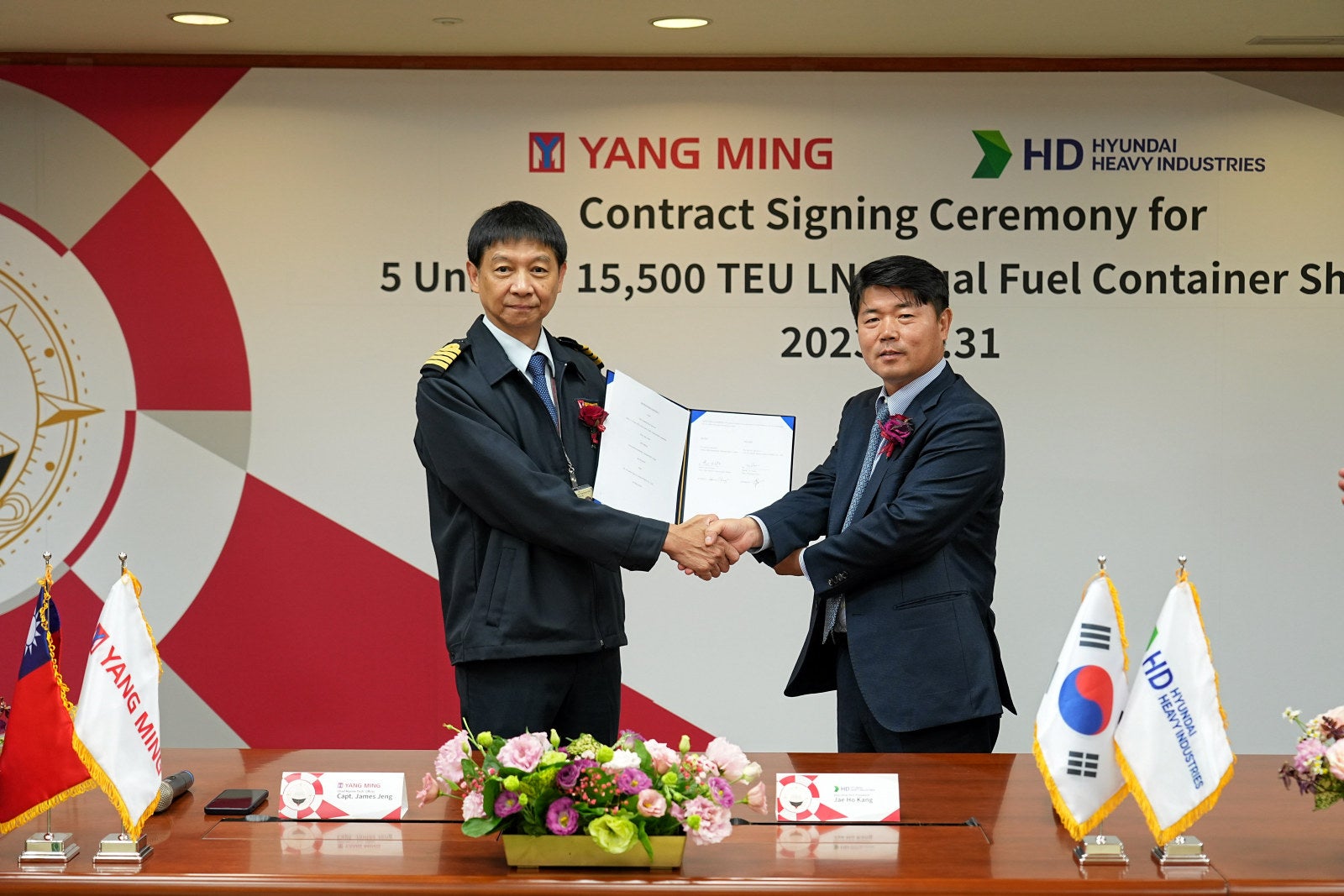 Yang Ming confirms container ship order at HD Hyundai Heavy Industries
