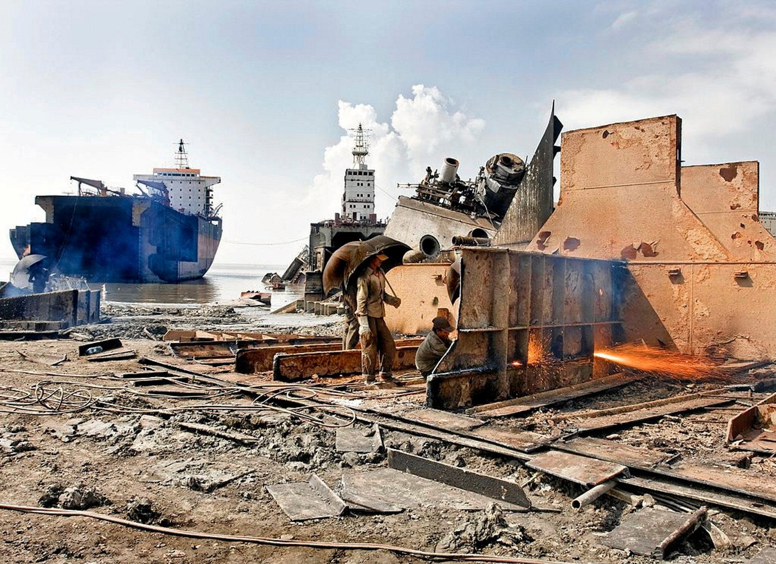 Bangladesh leads the way as scrap buyers take more tankers and an LPG ship
