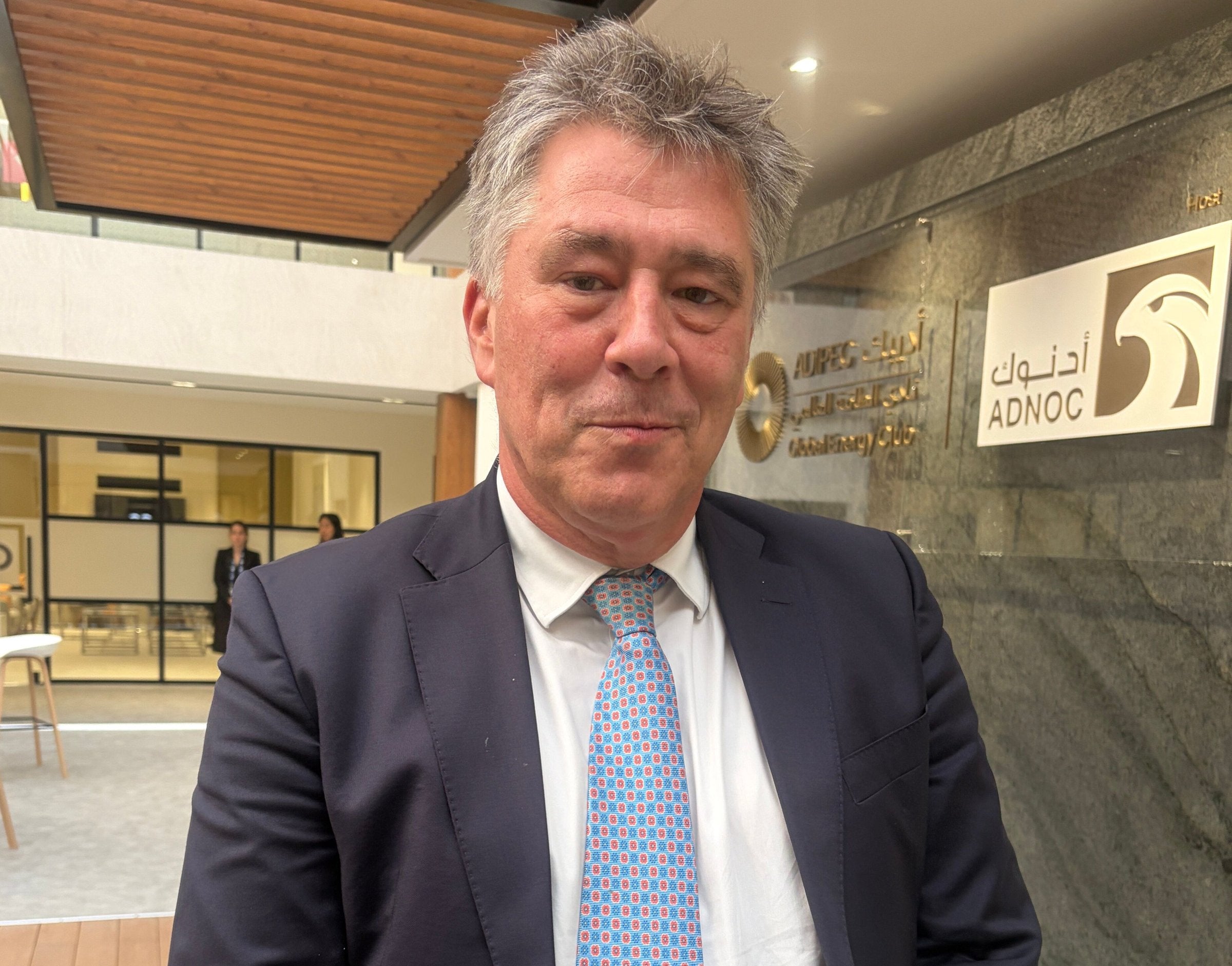 Contest narrows for $4 billion Middle East gas prize