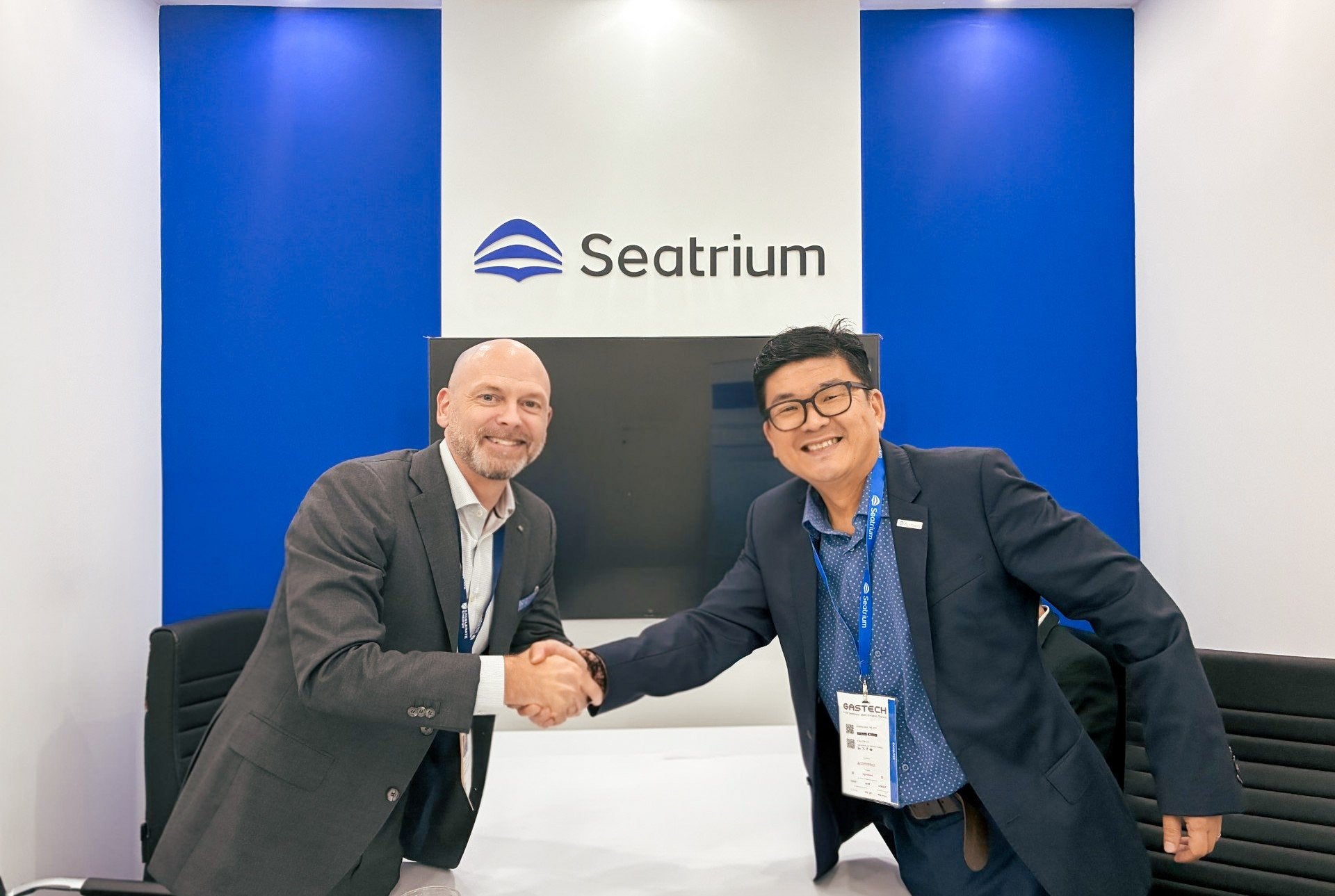 Excelerate picks Seatrium for up to two LNG carrier-to-FSRU conversion jobs