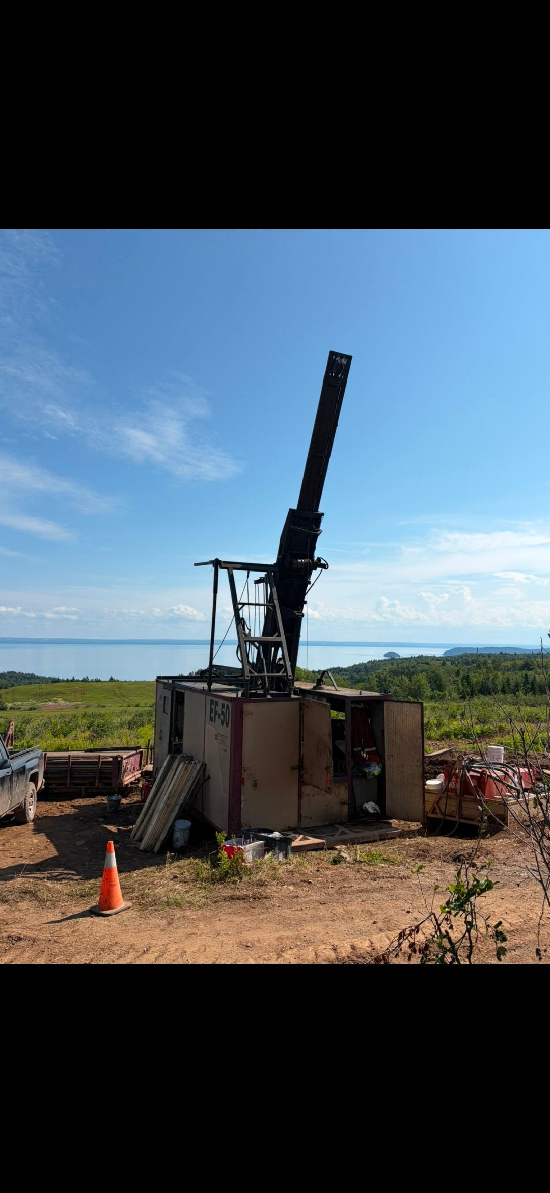 QIMC's natural hydrogen drillling rig in Nova Scotia