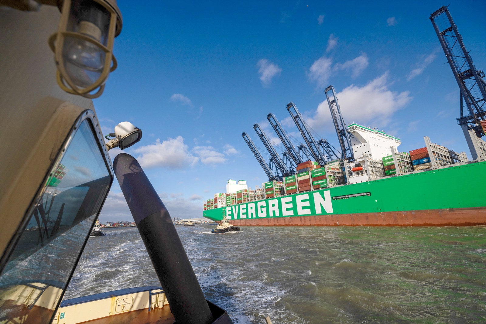 Evergreen poised to spend over $2.75bn on mass mega-size container ship ...