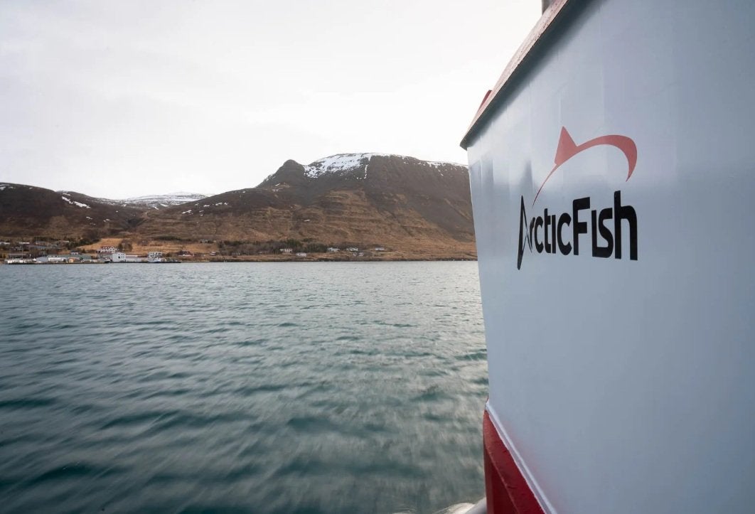 Iceland salmon farmer nabs certification
