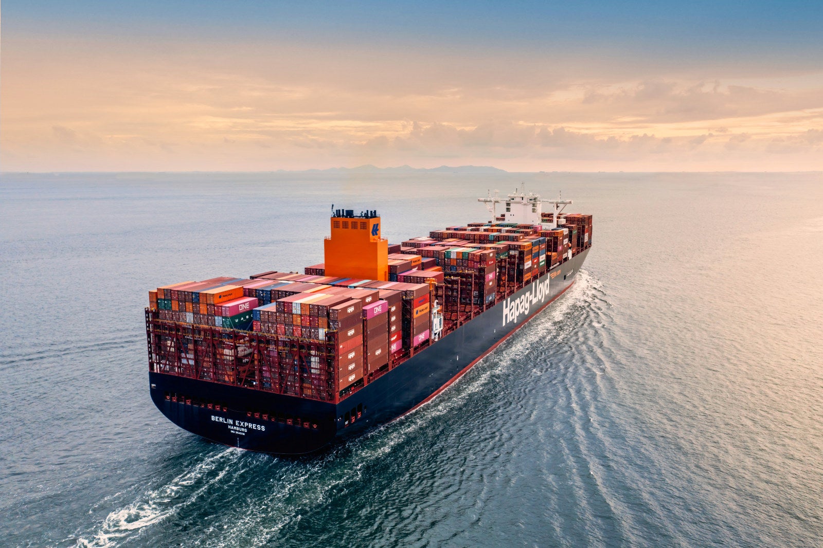 Why Hapag-Lloyd boss Rolf Habben Jansen embraces the looming tsunami of ...