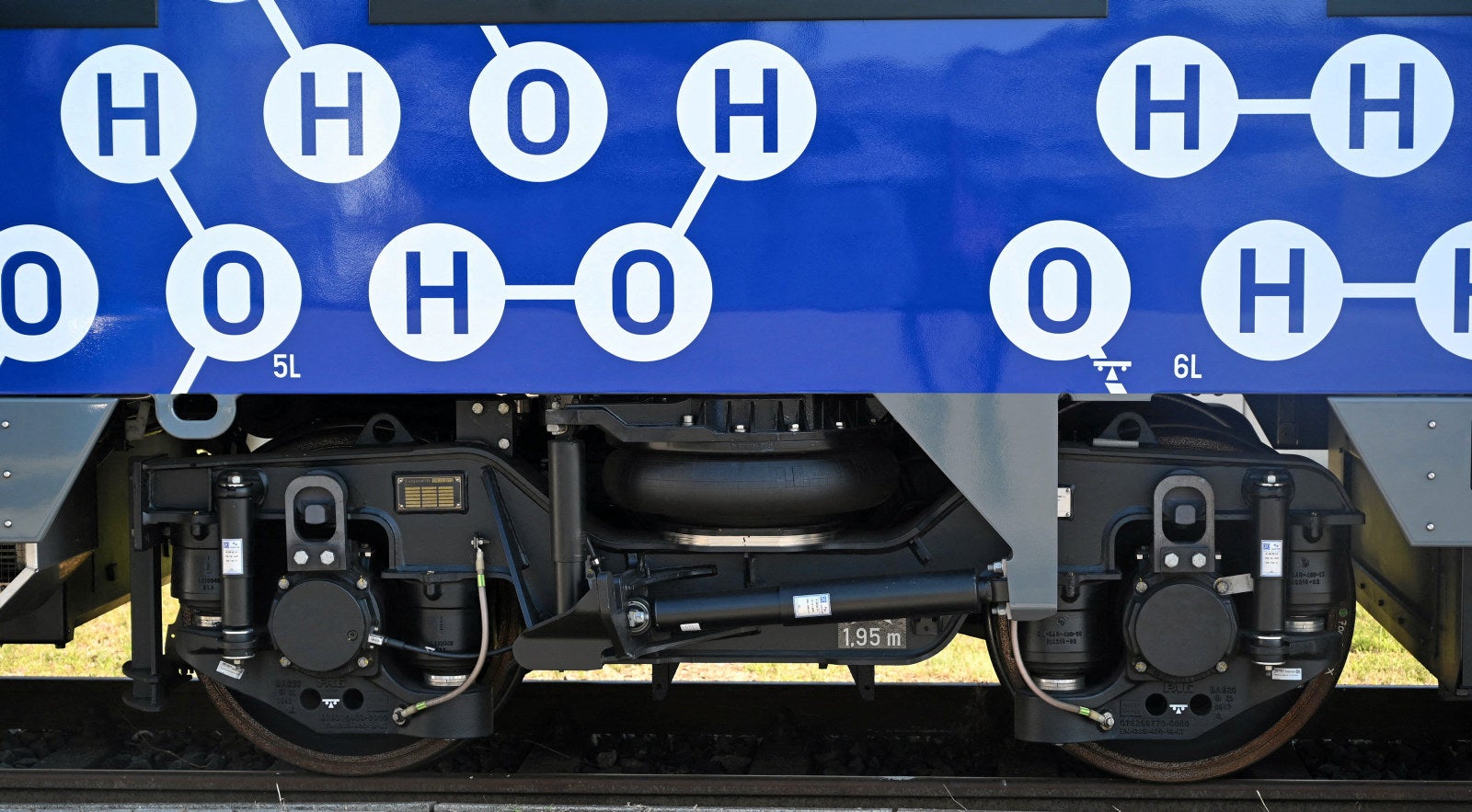 Italy allocates €300m to new hydrogen trains and associated green H2 ...
