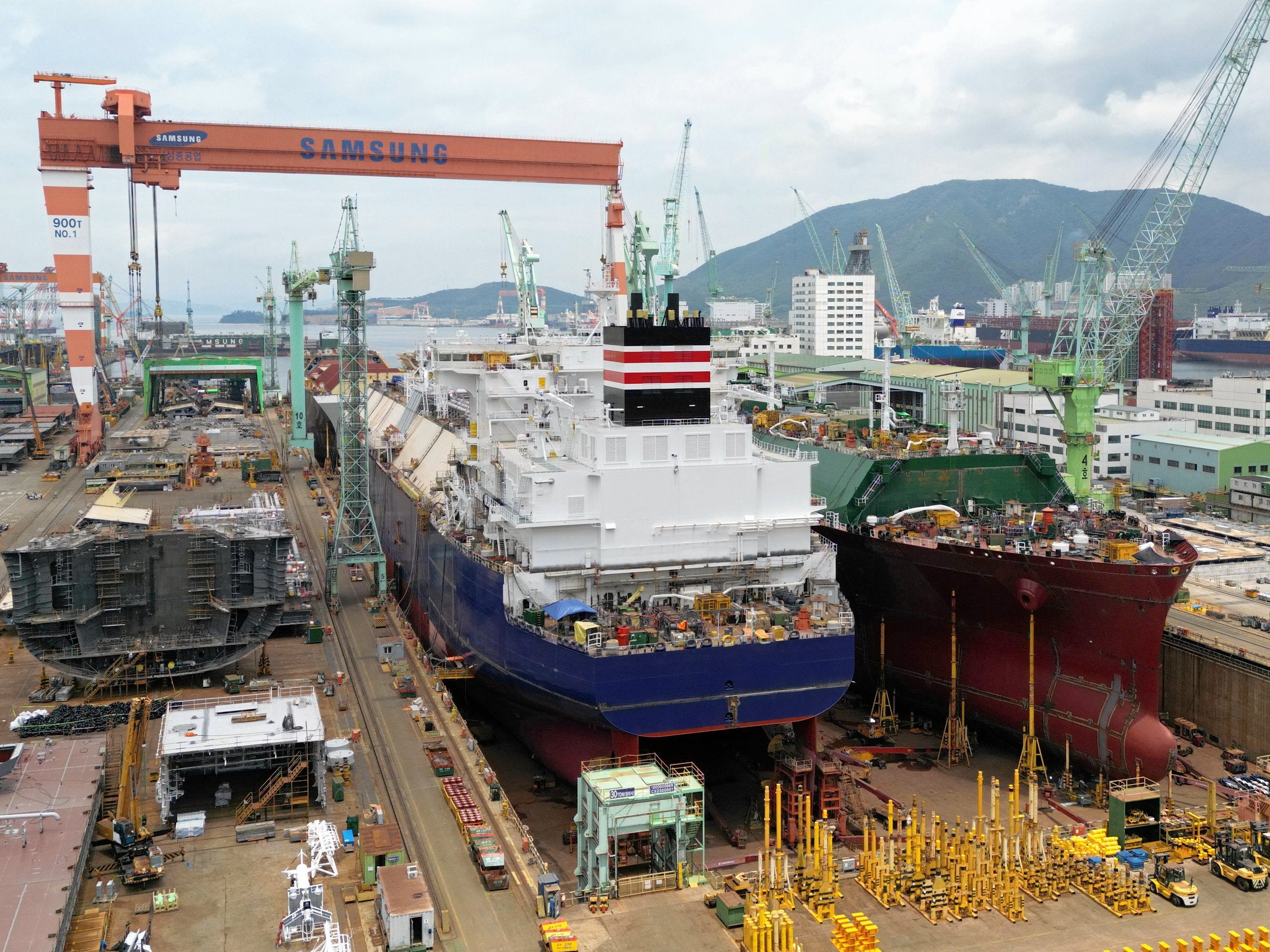Dimitris Procopiou linked to suezmax tanker quartet at Samsung Heavy ...
