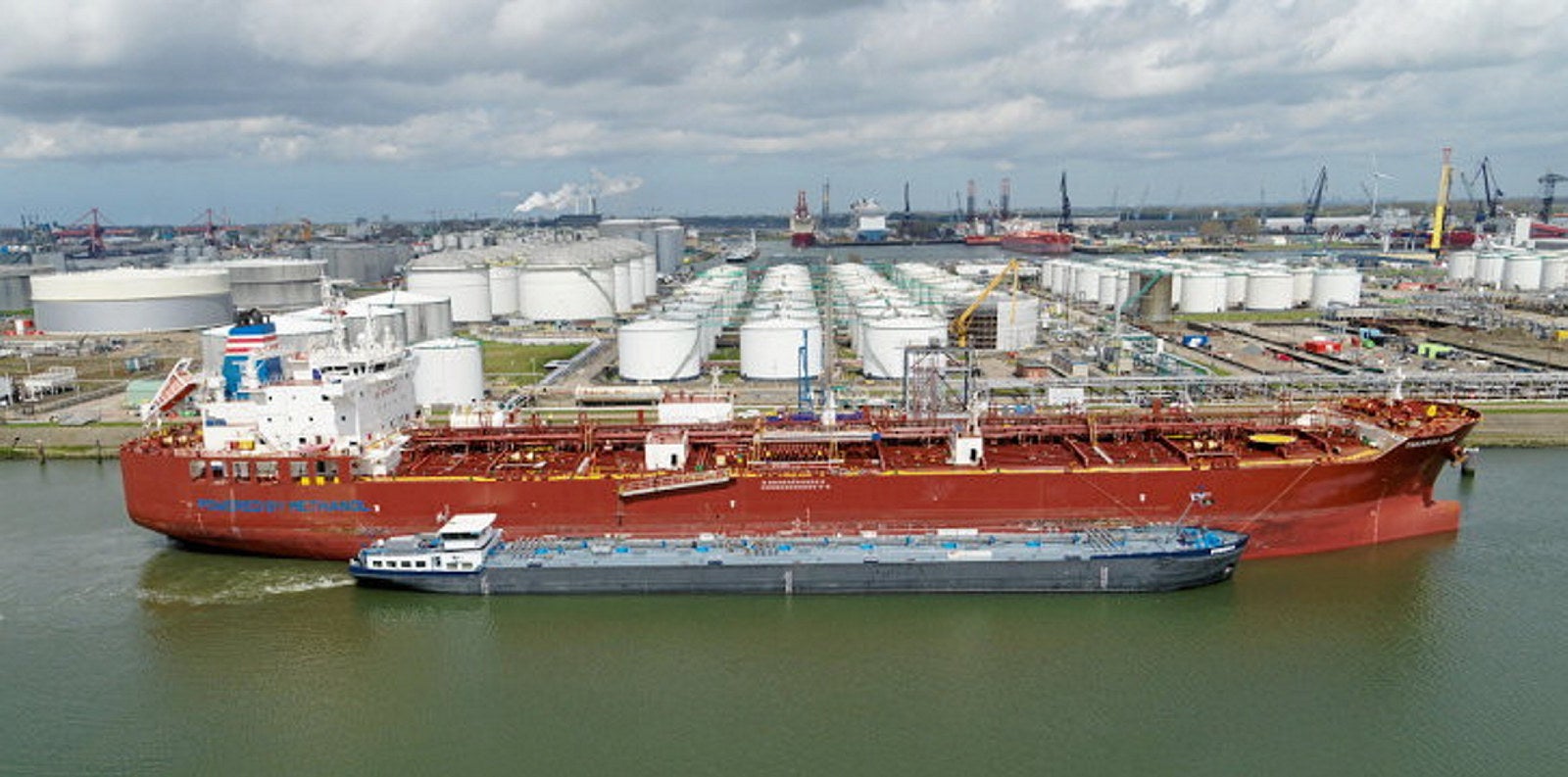 Rotterdam aims for regular methanol bunkering by the summer