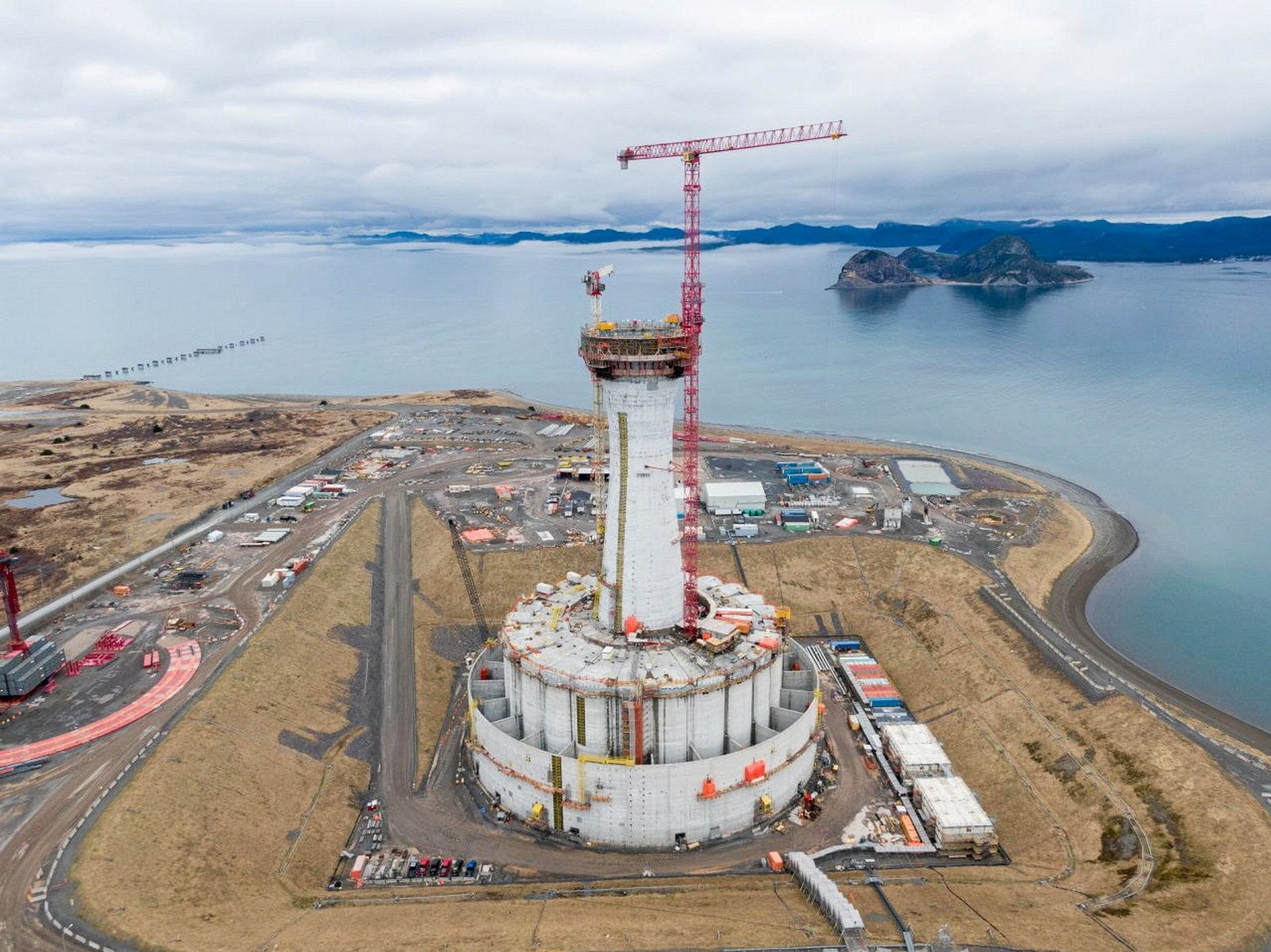 Novel concrete platform hits peak height as revamp work on Canada FPSO ...