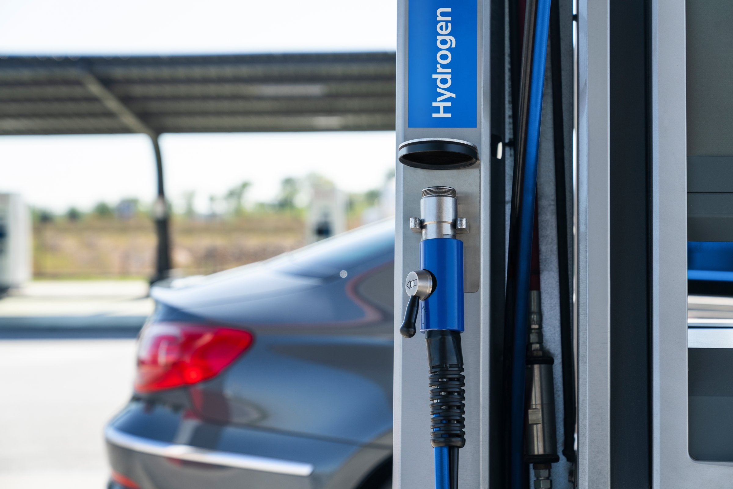 A hydrogen refuelling nozzle