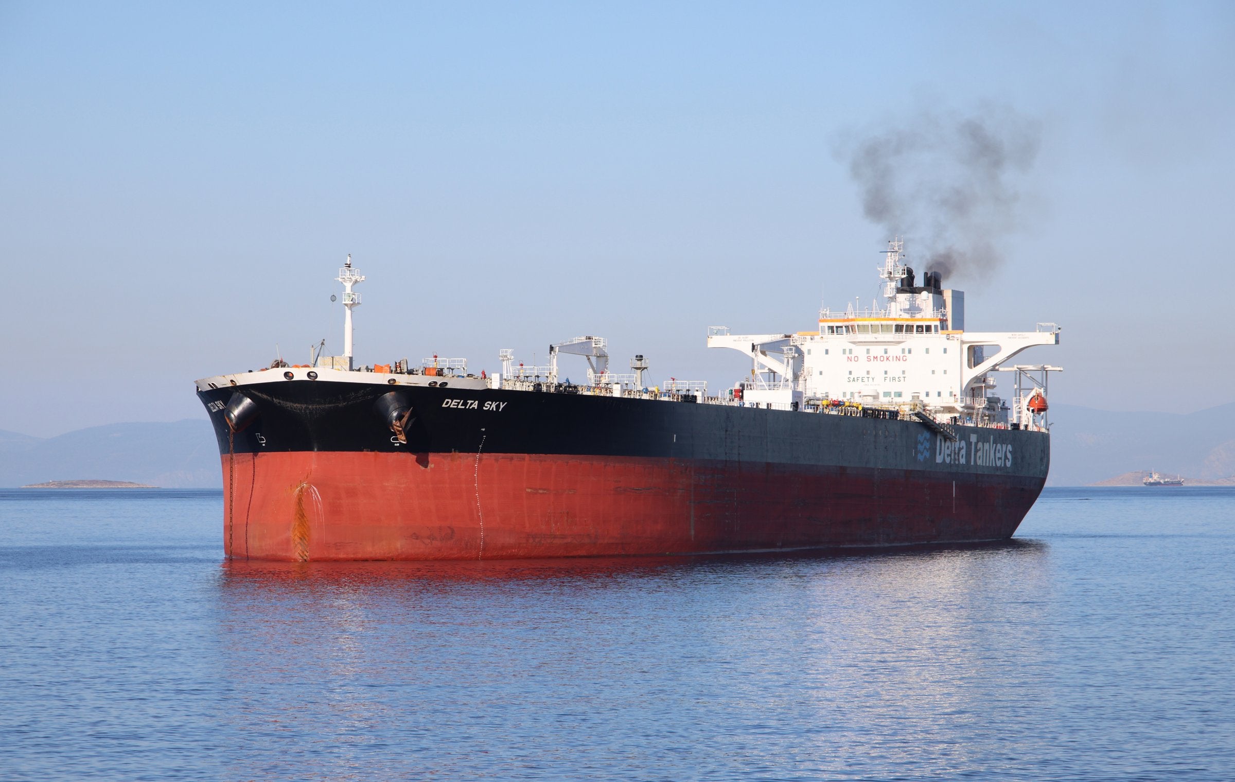 Suezmax tanker rates rebound as market stays volatile