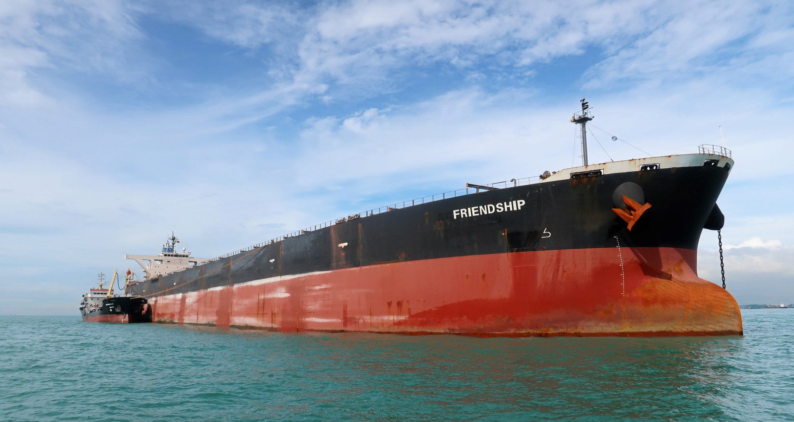 Vitol bunker barges deliver first biofuel blended VLSFO in Singapore