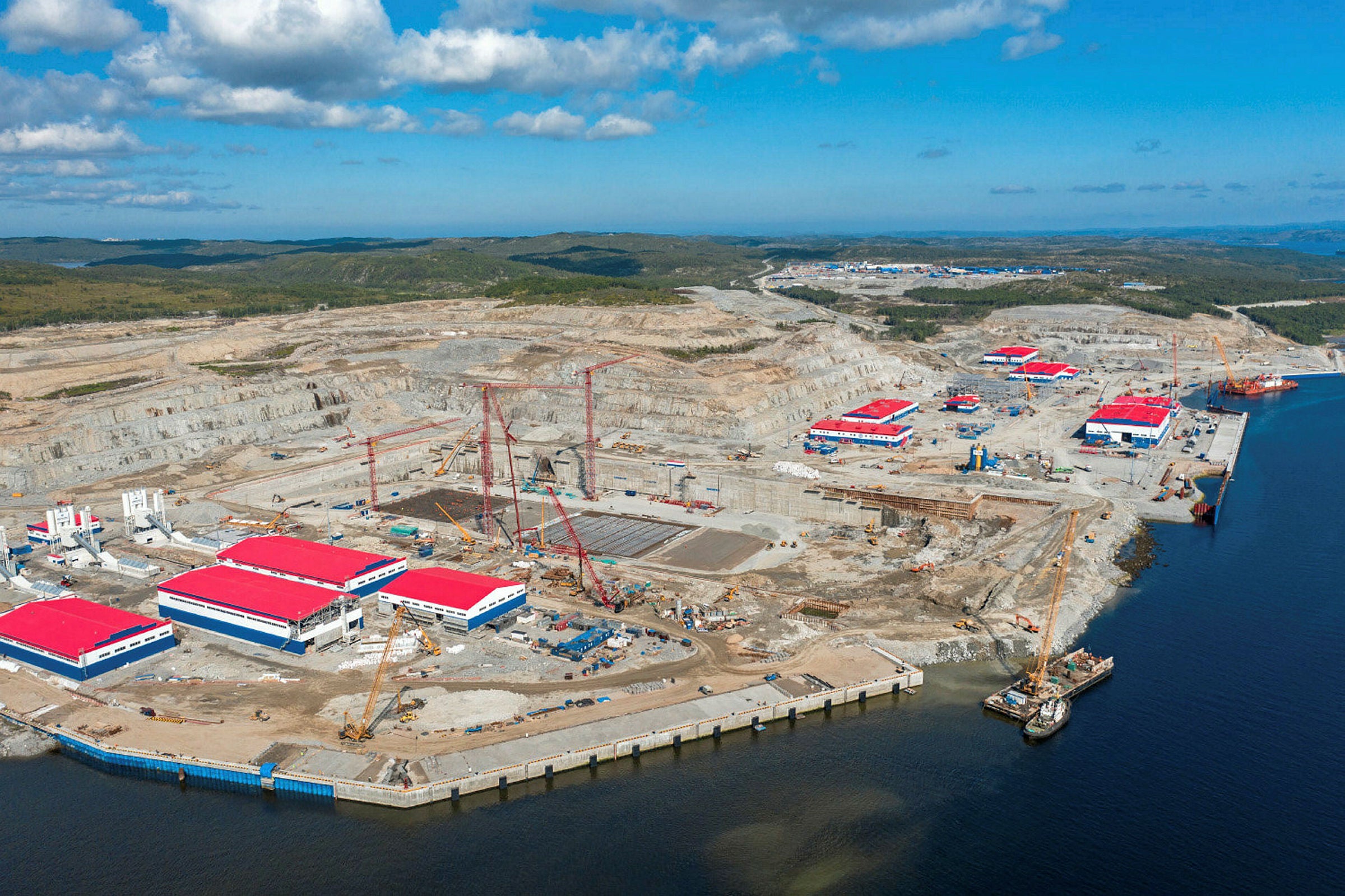 Russian venture on track to deliver first LNG modules to Arctic LNG 2 ...