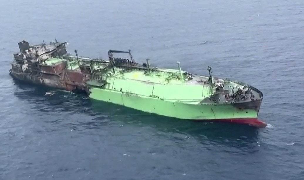 Damaged LNG carrier Arctic Metagaz breaks free again off Libyan coast