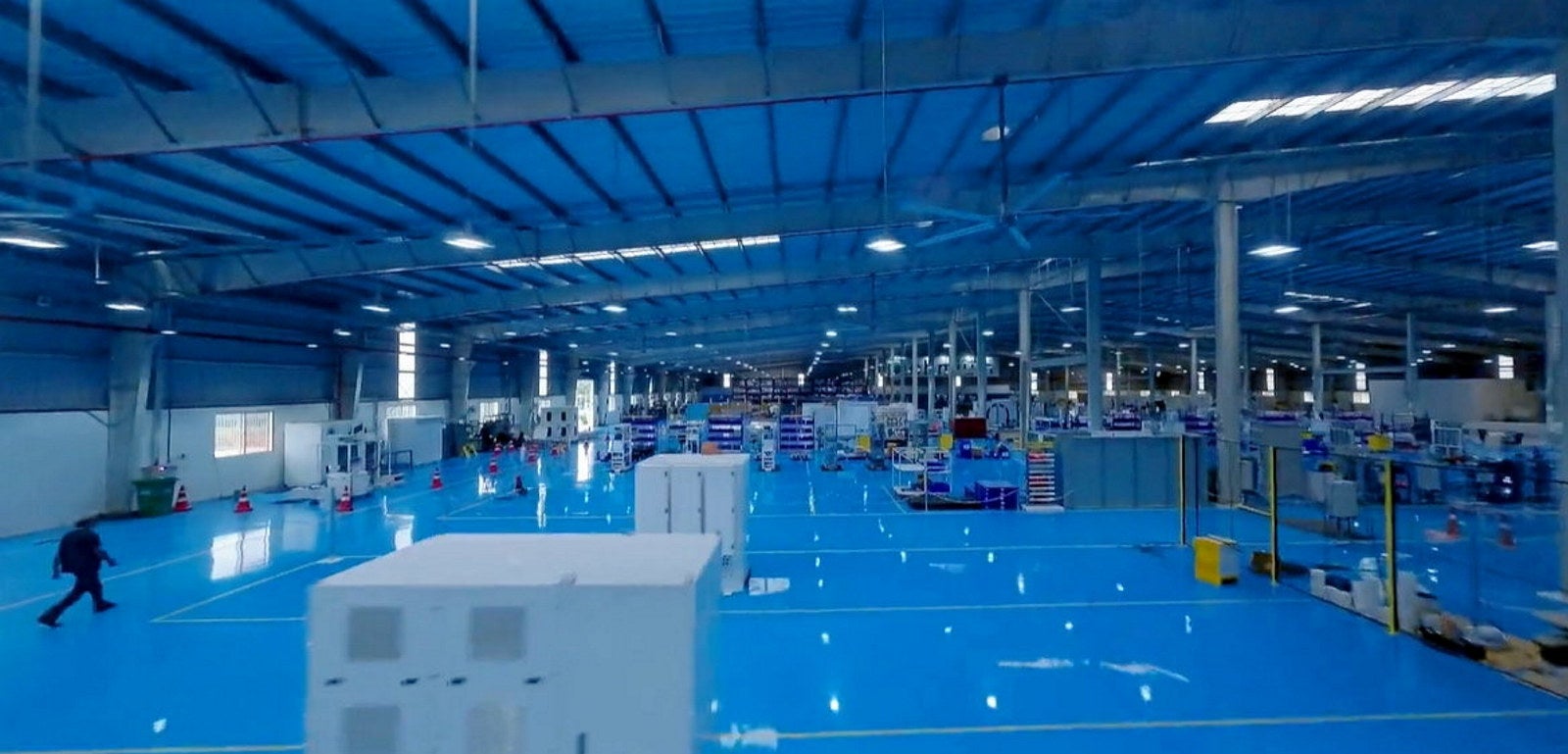 Hydrogen electrolyser maker Ohmium officially opens new 2GW gigafactory ...