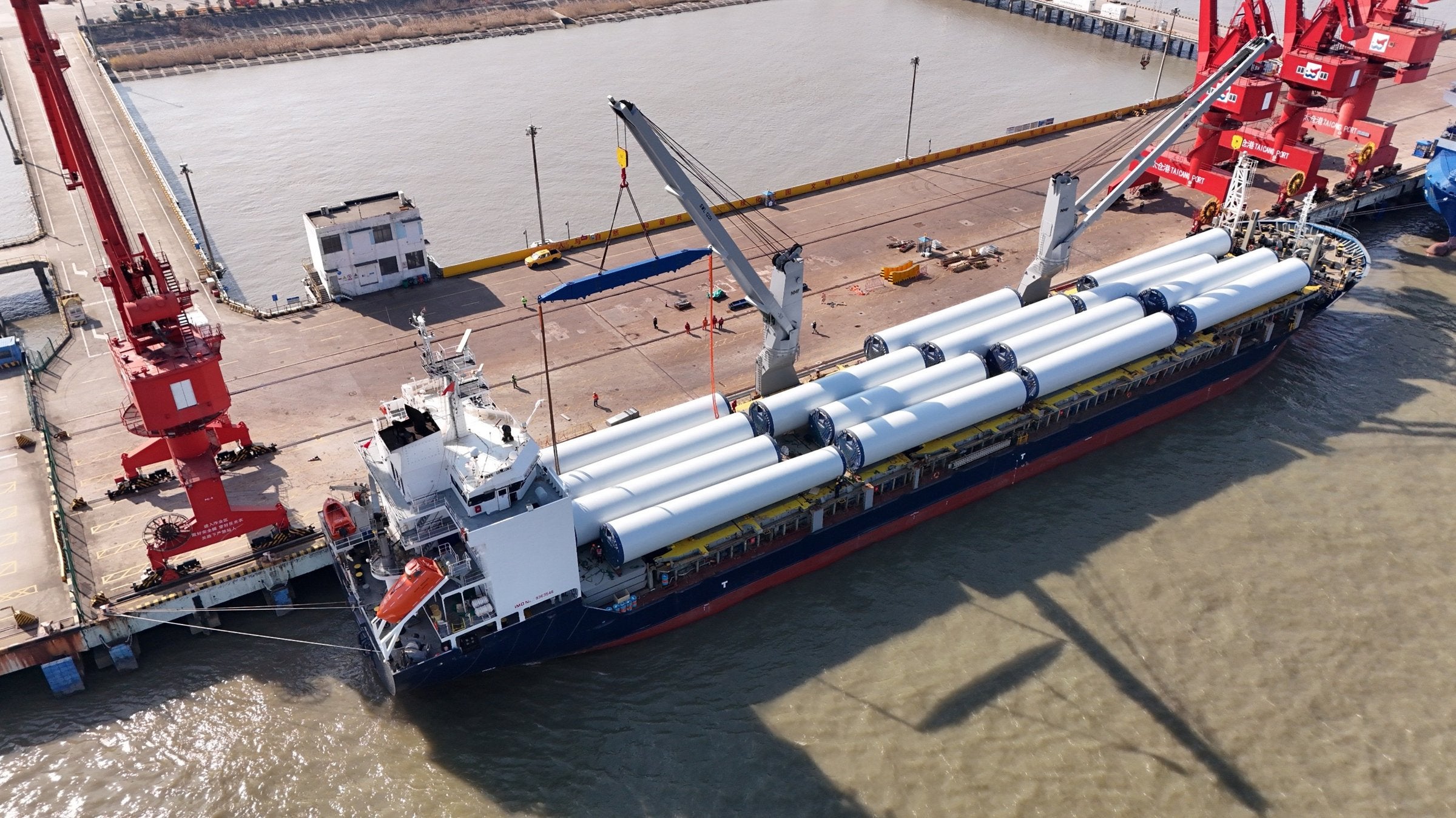 Swire Shipping buys four heavy-lift ships as project cargo unit folds into main brand