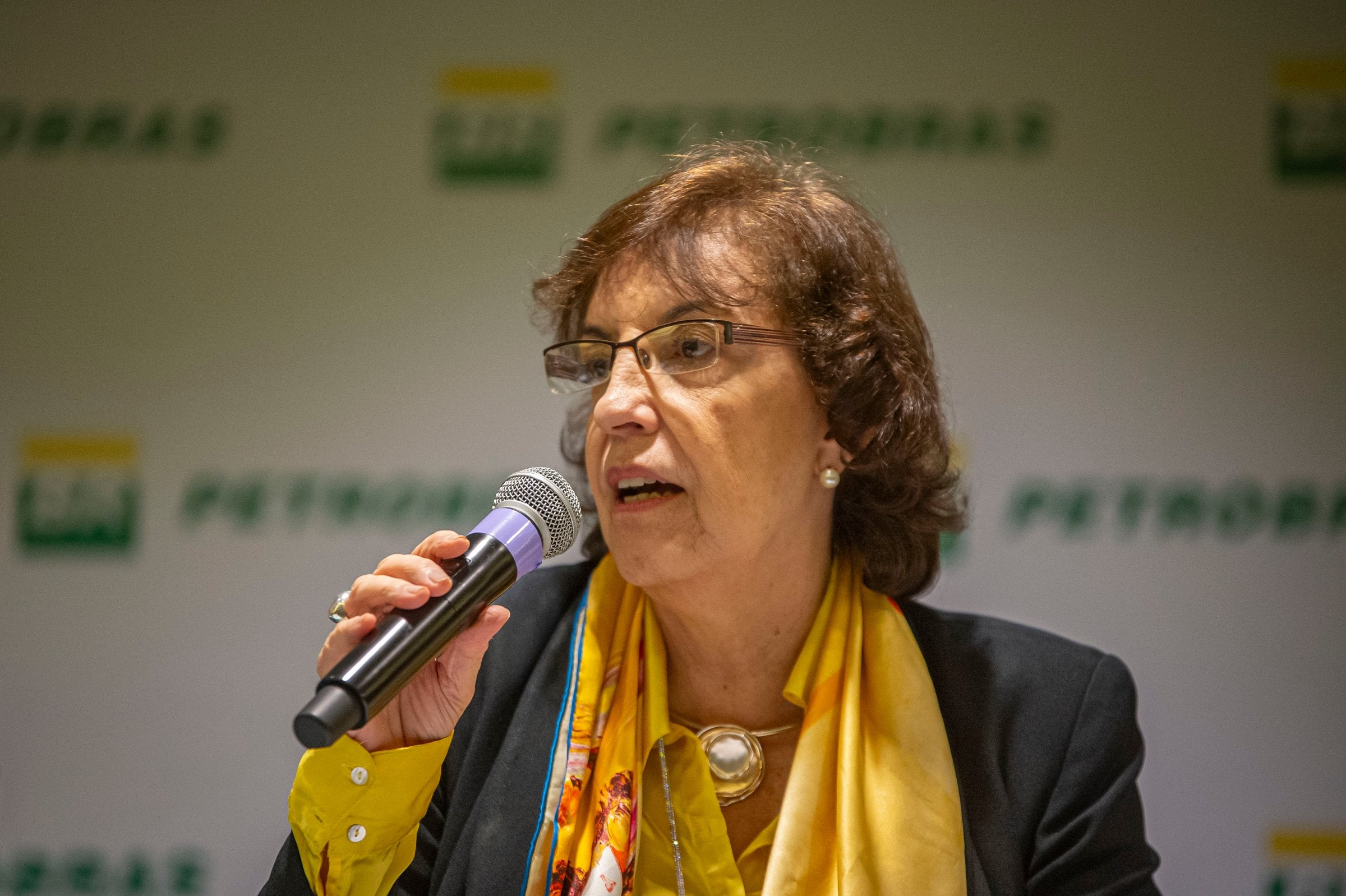 Petrobras eyes two FPSOs to produce from ‘gigantic’ pre-salt area ...