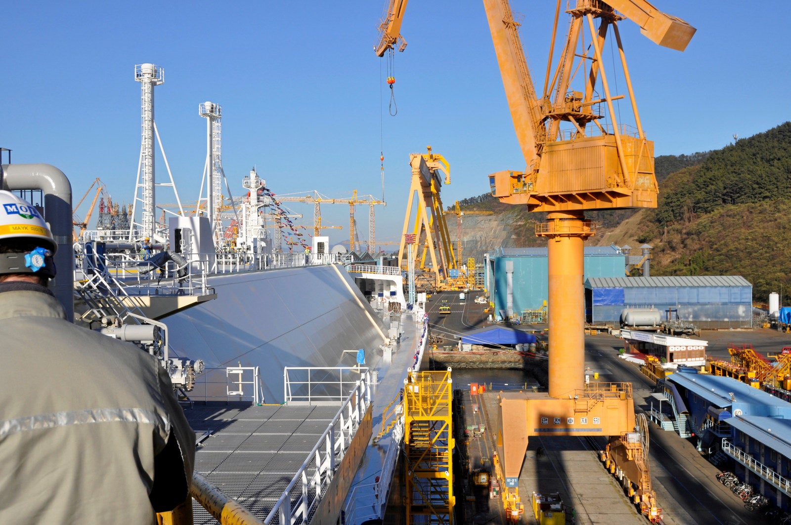 DSME breaks 2021 order target for the first time in seven years