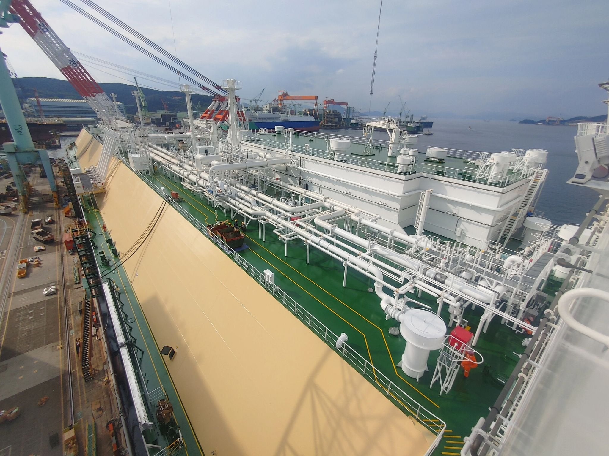 Third-quarter LNG carrier newbuilding orders top those for first half ...
