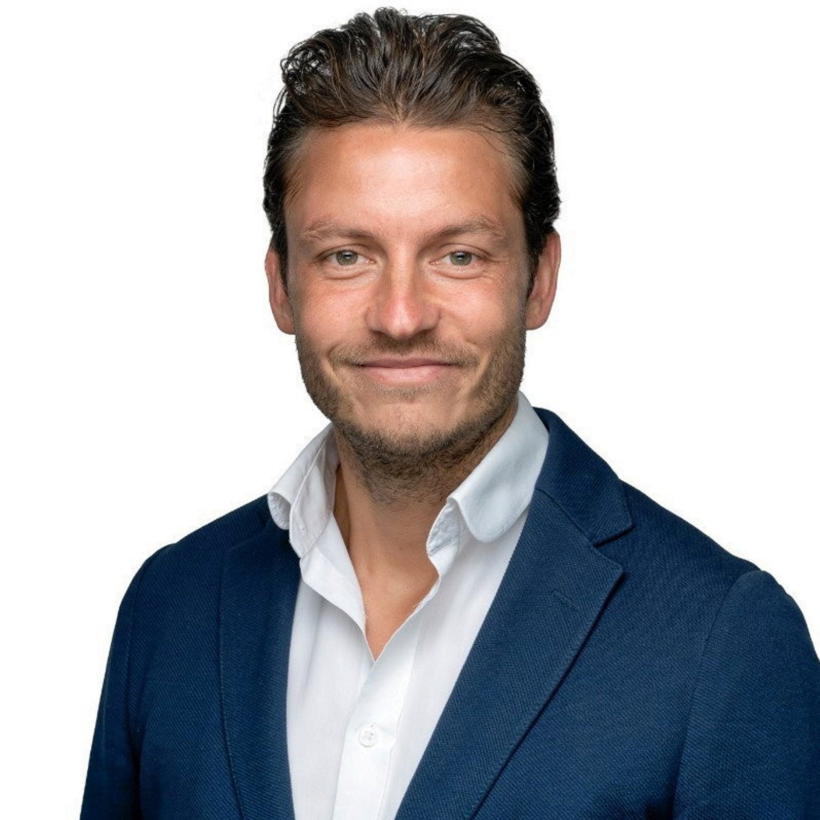 Lightship Chartering hires 10 new brokers in Singapore and targets ...