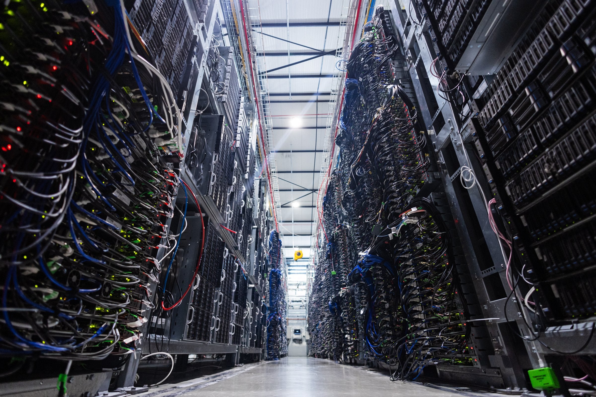 Green hydrogen-based back-up power for data centres could cost up to 60% more to run than battery systems: study