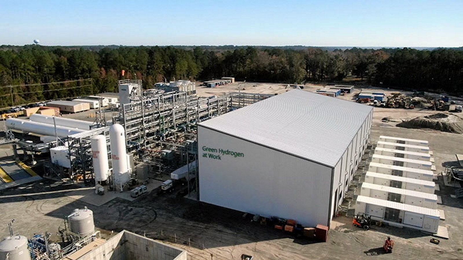 Green hydrogen tech firm Plug Power closes $1.66bn government loan ...