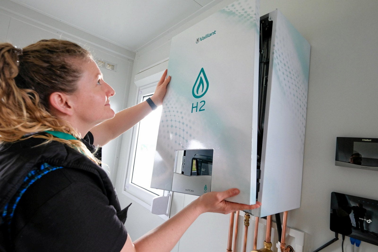 'Hello Hydrogen' | Fossil-gas industry launches new charm offensive on ...