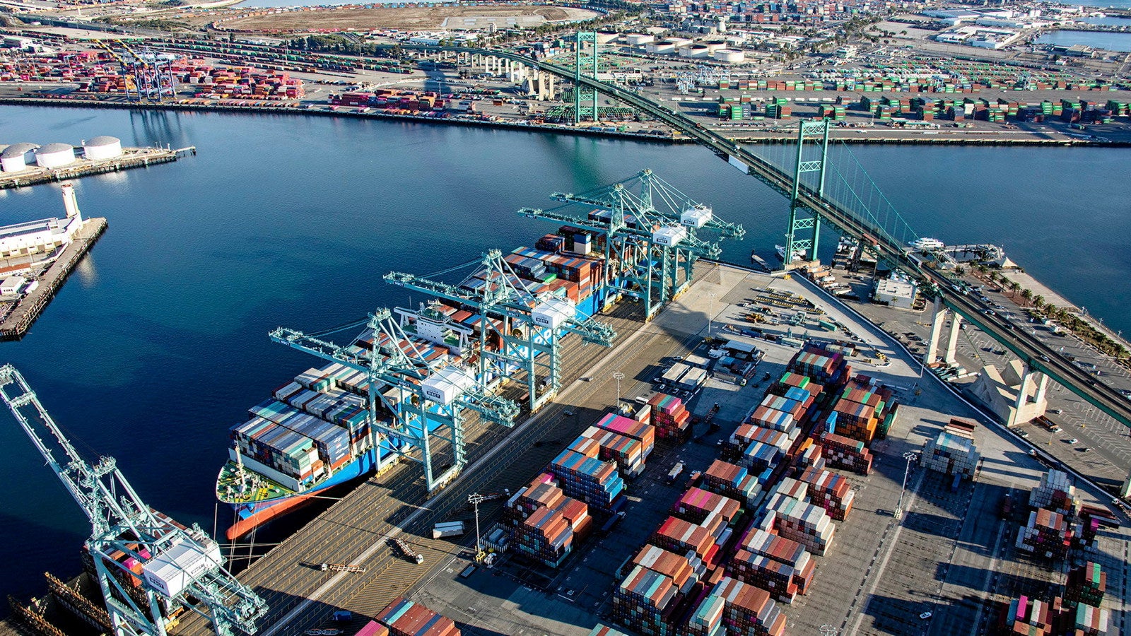 California container volumes slump as labour talks push cargoes to East ...
